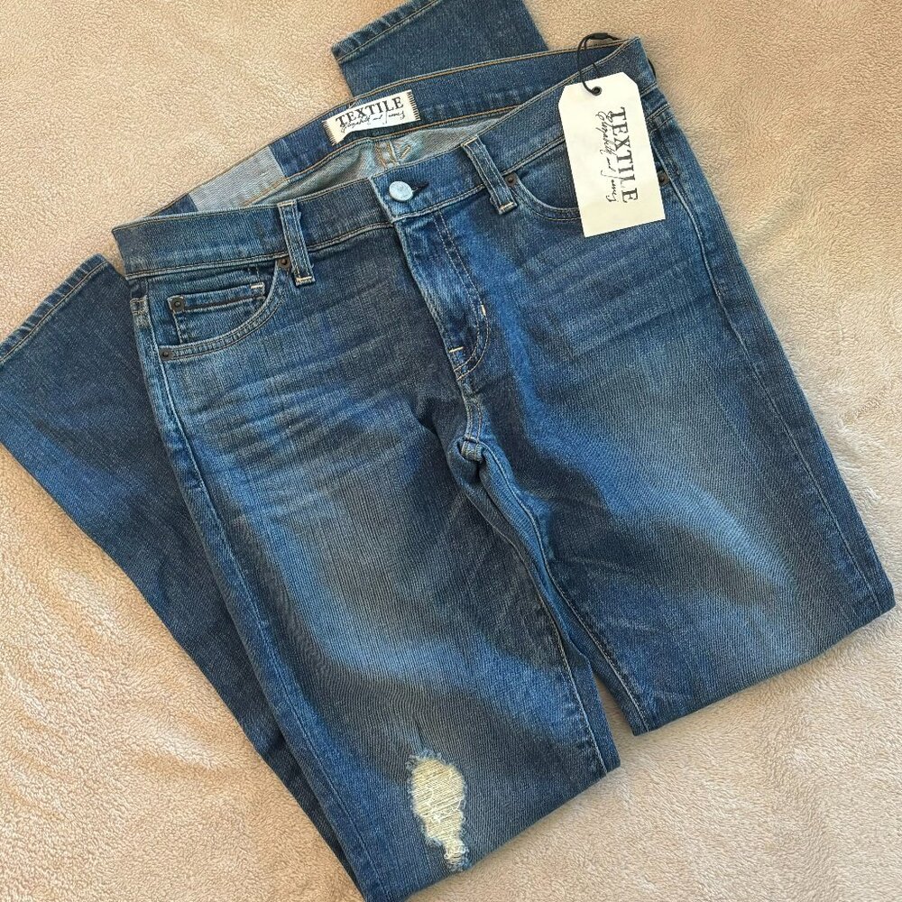 TEXTILE ELIZABETH and JAMES Distressed Skinny Jeans style Debbie Size 30 in Blue
